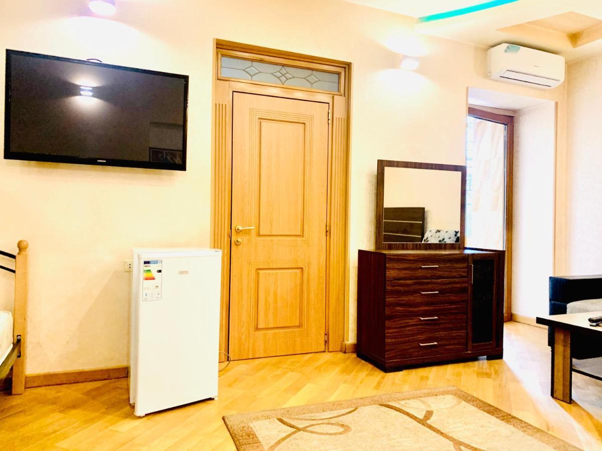 Art Hotel Erivan Exterior foto