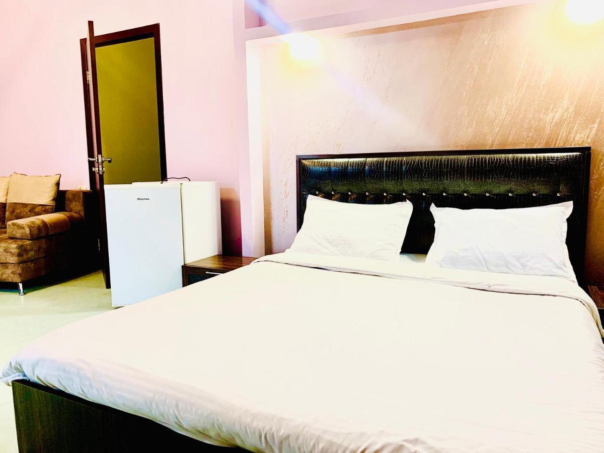 Art Hotel Erivan Exterior foto