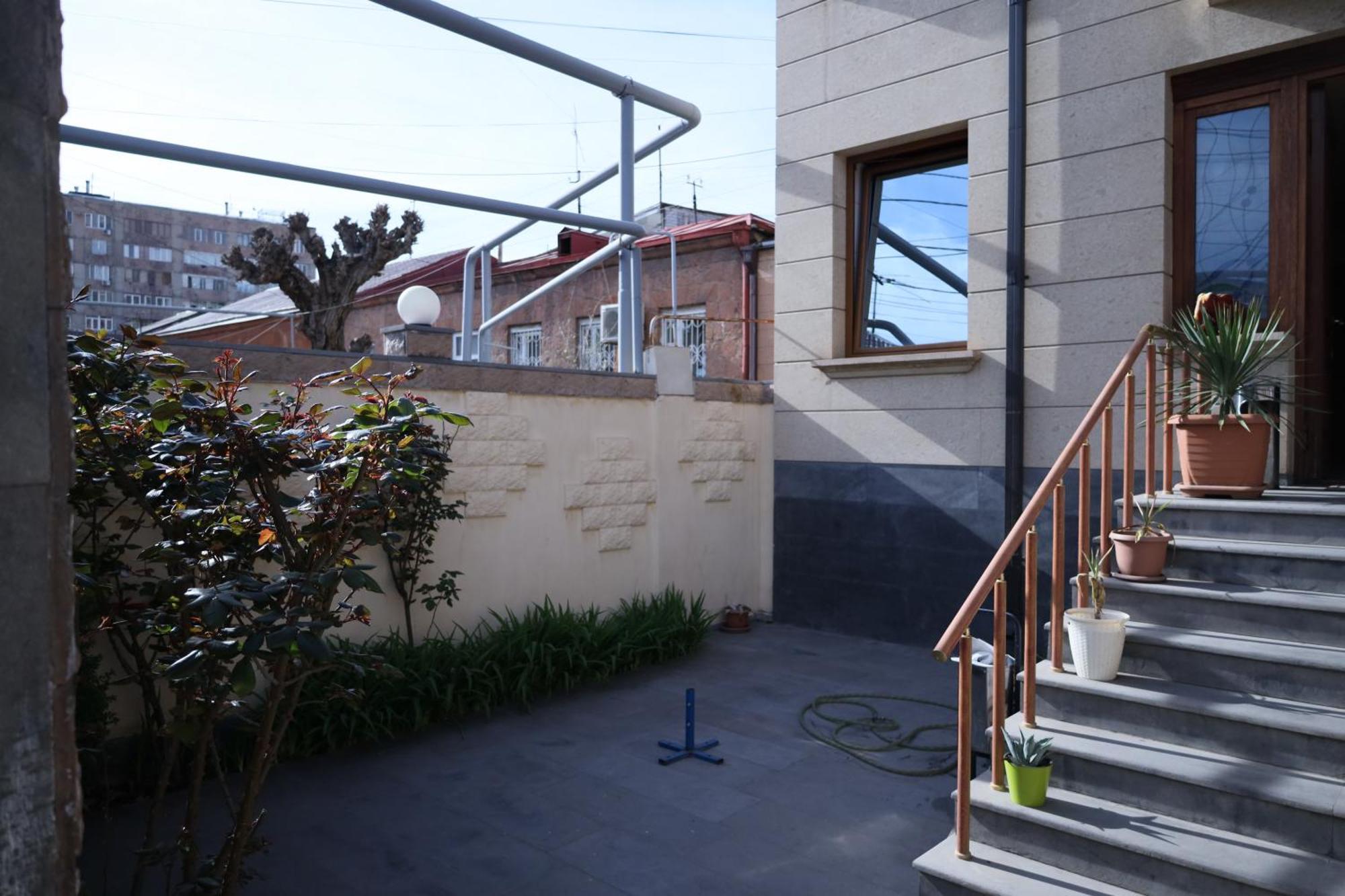 Art Hotel Erivan Exterior foto