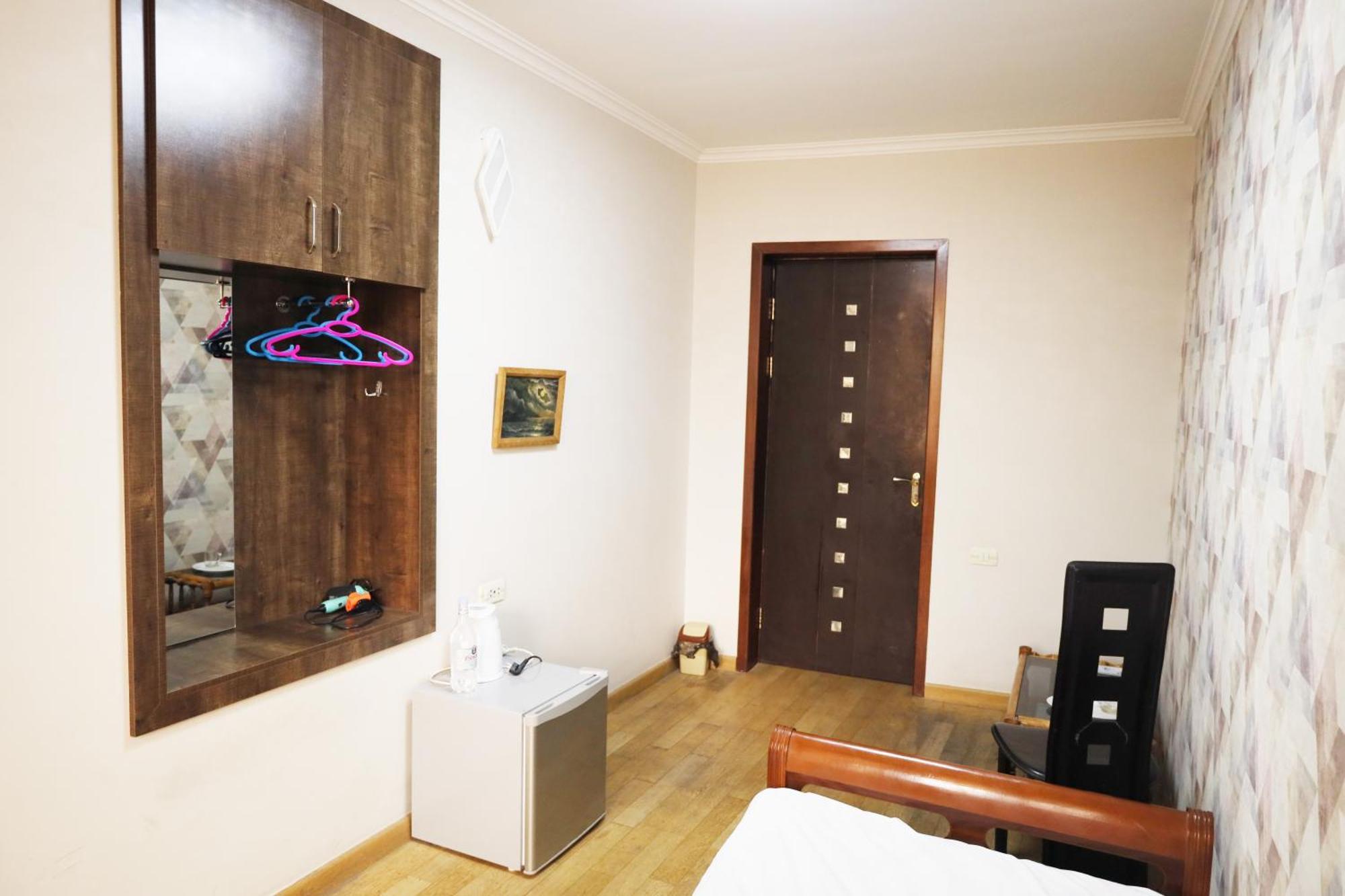 Art Hotel Erivan Exterior foto